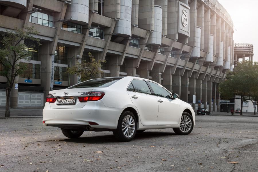  Toyota Camry 2014 года  (CIS) (фото 16 из 41)